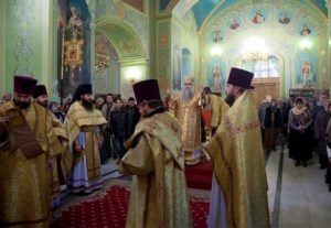 Божественная литургия в храме в честь Покрова Пресвятой Богородицы г. Саратова