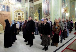 Всенощное бдение в храме в честь Покрова Пресвятой Богородицы г. Саратова