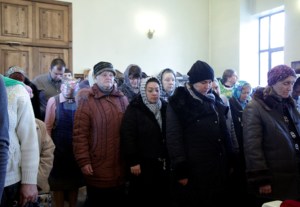 Божественная литургия на Архиерейском подворье — в храме во имя преподобного Серафима Саровского города Саратова