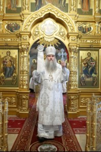 Крещальная литургия в Свято-Троицком кафедральном соборе города Саратова
