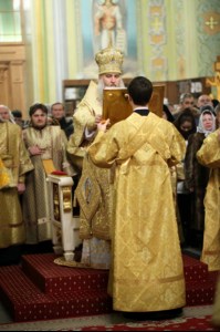 Митрополит Лонгин совершил Великую Рождественскую вечерню в Покровском храме Саратова
