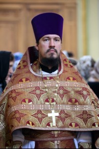 В Великий Четверг Митрополит Лонгин совершил Литургию Василия Великого и Чин умовения ног