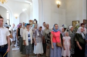 Божественная литургия в Свято-Алексиевском женском монастыре г. Саратова