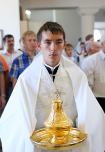 Божественная литургия в храме во имя святителей Василия Великого, Григория Богослова, Иоанна Златоуста г. Саратова