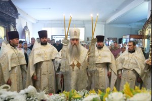 Божественная литургия в храме во имя святителя Тихона, епископа Воронежского, Задонского чудотворца г.Саратова