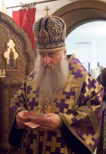 Божественная литургия в храме в честь Воздвижения Честнаго и Животворящего Креста Господня г. Саратова