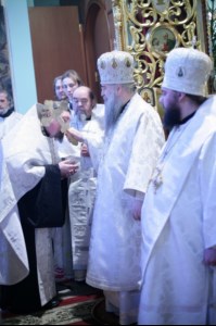 Заупокойная Литургия и панихида в Духосошественском кафедральном соборе Саратова