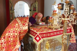 Божественная литургия на Архиерейском подворье — храме в честь иконы Божией Матери «Утоли моя печали» г.Саратова