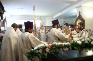 Божественная литургия в храме во имя святителя Тихона, епископа Воронежского, Задонского чудотворца г. Саратова