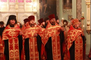 Всенощное бдение в Духосошественском кафедральном соборе Саратова