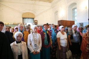 Божественная литургия в храме в честь Рождества Христова с. Вязовка Татищевского района