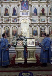 Всенощное бдение в храме в честь Покрова Пресвятой Богородицы г.Саратова