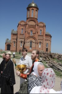 Божественная литургия в храме во имя святого великомученика Георгия Победоносца микрорайона Солнечный города Саратова