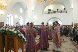 Божественная литургия в храме в честь Рождества Христова г.Саратова