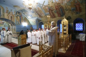 Митрополит Лонгин совершил Крещальную Литургию