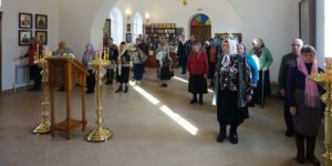 Совершены Чин положения антиминса и первая Литургия в Успенском храме г. Вольска