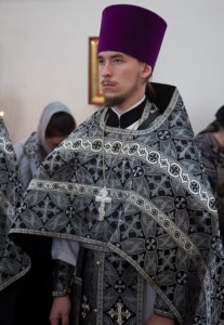 Литургия Преждеосвященных Даров, малое повечерие, утреня и первый час на Архиерейском подворье — храме во имя святых равноапостольных Кирилла и Мефодия при СГУ