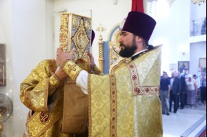 Божественная литургия в храме во имя святых первоверховных апостолов Петра и Павла г.Аткарска
