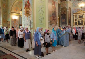 Всенощное бдение в храме в честь Покрова Пресвятой Богородицы г.Саратова