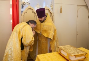 Совершена первая Литургия в новом храме на Увекском кладбище г.Саратова