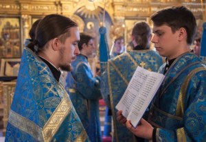 Утреня с чтением акафиста Пресвятой Богородице в Свято-Троицком кафедральном соборе Саратова