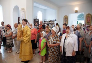 Божественная литургия в храме святых первоверховных апостолов Петра и Павла г. Красноармейска
