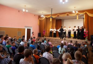 Архиерейский хор выступил в Центре дополнительного образования и детском оздоровительном лагере