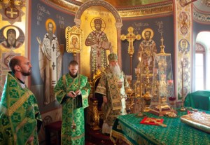 Божественная литургия в Свято-Троицком кафедральном соборе г. Саратова