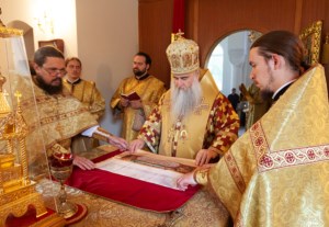 Божественная литургия на Архиерейском подворье — храме в честь иконы Божией Матери «Утоли моя печали» г.Саратова