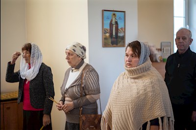 Божественная литургия в храме во имя святого благоверного князя Михаила Черниговского и боярина его Феодора на Увекском кладбище г. Саратова