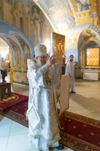 Митрополит Лонгин совершил чин Великого освящения воды