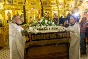 Митрополит Лонгин совершил пасхальное богослужение