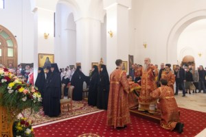 Божественная литургия в Свято-Алексиевском женском монастыре г. Саратова