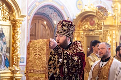 Божественная литургия в Свято-Троицком кафедральном соборе г. Саратова