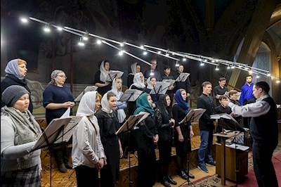 Великое повечерие с чтением канона преподобного Андрея Критского в Покровском храме г. Саратова