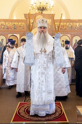 Божественная литургия в храме во имя святого праведного Лазаря Четверодневного на Новоелшанском кладбище г. Саратова