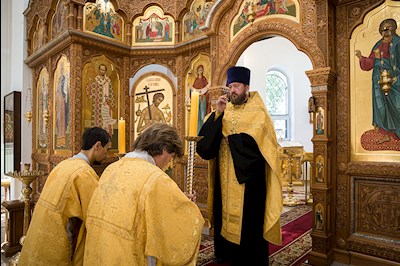 В саратовских храмах отметили День Крещения Руси