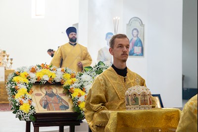 Божественная литургия в храме святителя Тихона, Епископа Воронежского, Задонского чудотворца г. Саратова