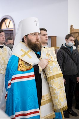 Митрополит Игнатий совершил великое повечерие в соединении с утреней в храме Рождества Христова г. Саратова