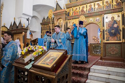 Митрополит Игнатий совершил Божественную литургию на Архиерейском подворье – в храме в честь иконы Божией Матери «Утоли моя печали» г. Саратова