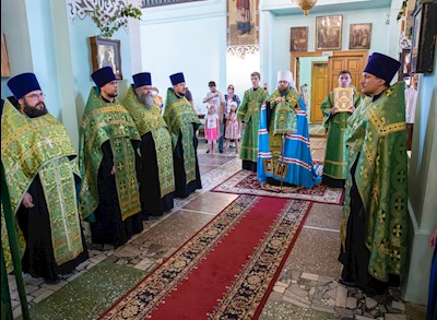 Митрополит Игнатий совершил всенощное бдение в Свято-Духовском соборе г. Саратова