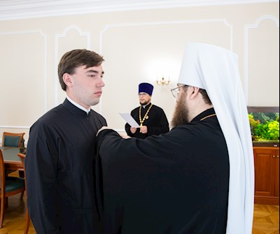 Митрополит Игнатий вручил награды сотрудникам Саратовского епархиального управления