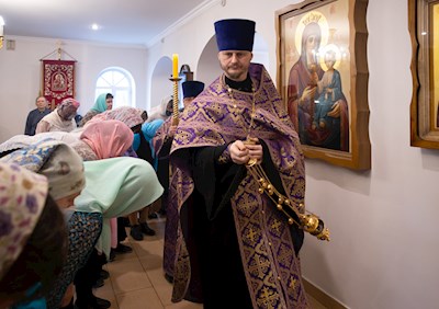 Митрополит Игнатий совершил всенощное бдение в храме в честь иконы Божией Матери «Скоропослушница» г. Шиханы Вольского района