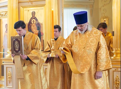 Божественная Литургия в храме святого апостола и евангелиста Иоанна Богослова при СПДС
