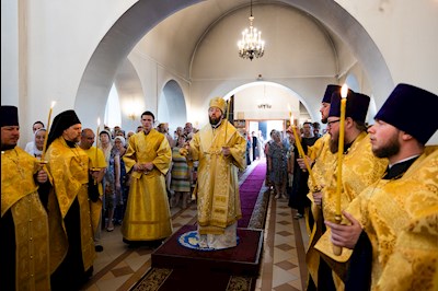 Митрополит Игнатий совершил всенощное бдение в Петропавловском храме г. Саратова