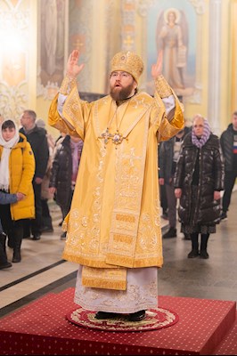 Митрополит Игнатий совершил Божественную литургию и молебен на новый год в Покровском соборе г. Саратова