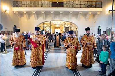 Митрополит Игнатий совершил всенощное бдение в Свято-Никольском мужском монастыре г. Саратова