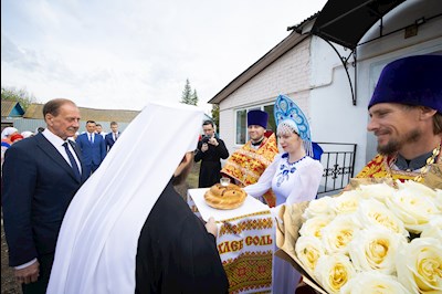 Митрополит Игнатий совершил Великое освящение храма Архангела Михаила с. Курдюм и первую Божественную литургию в новоосвященном храме