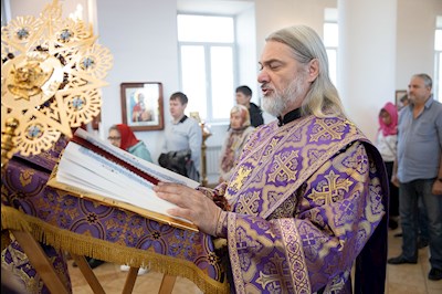Митрополит Игнатий совершил Божественную литургию в храме Новомучеников и исповедников Саратовских г. Саратова
