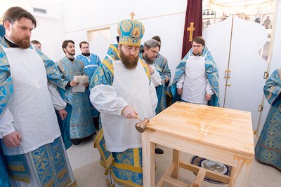 Митрополит Игнатий совершил великое освящение храма Владимирской иконы Божией Матери и Божественную литургию в новоосвященном храме